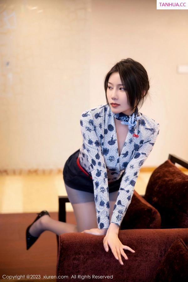   [XiuRen]高清写真图 2023.03.01 No.6338 王楚璇 制服短裙第14张图片
